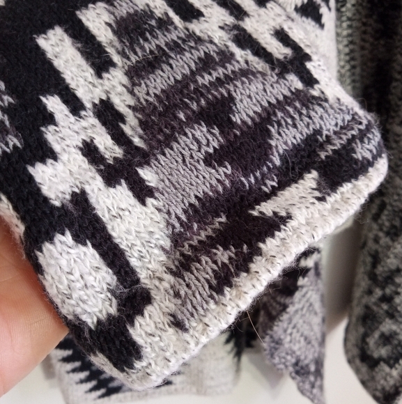 Jeans by Buffalo Aztec Patterned Black and White Waterfall Cardigan Sweater - Picture 4 of 11
